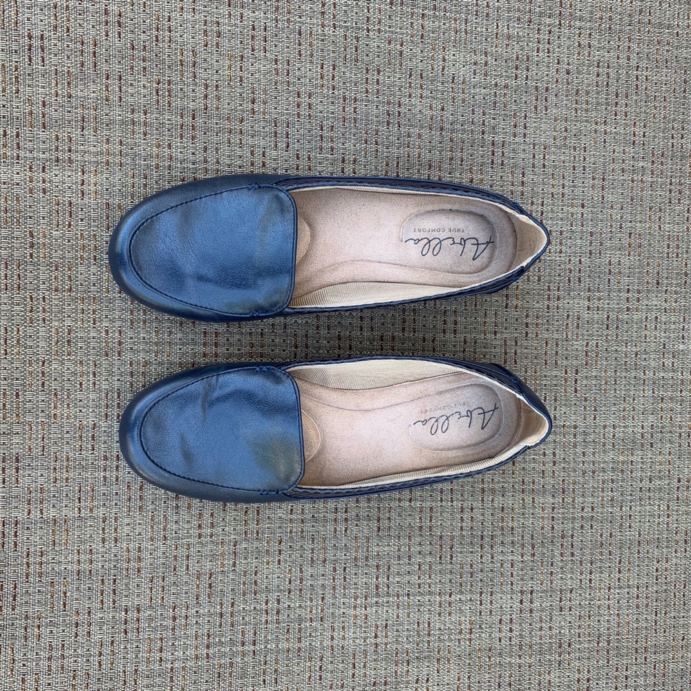 Navy blue loafers cushioned